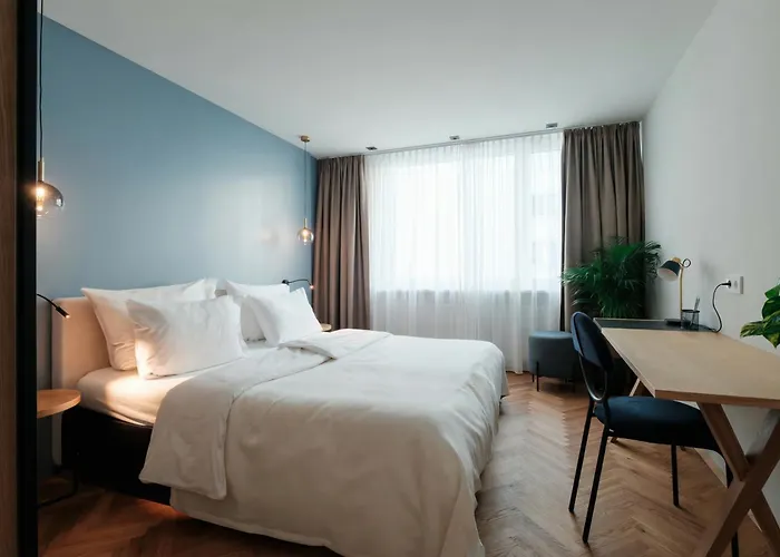 Henriette Longstay Vienna